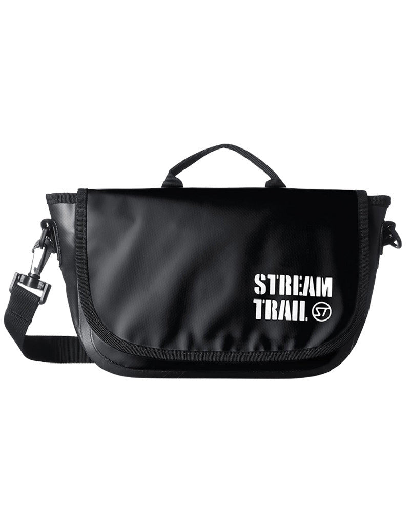 Clam Shoulder Bag